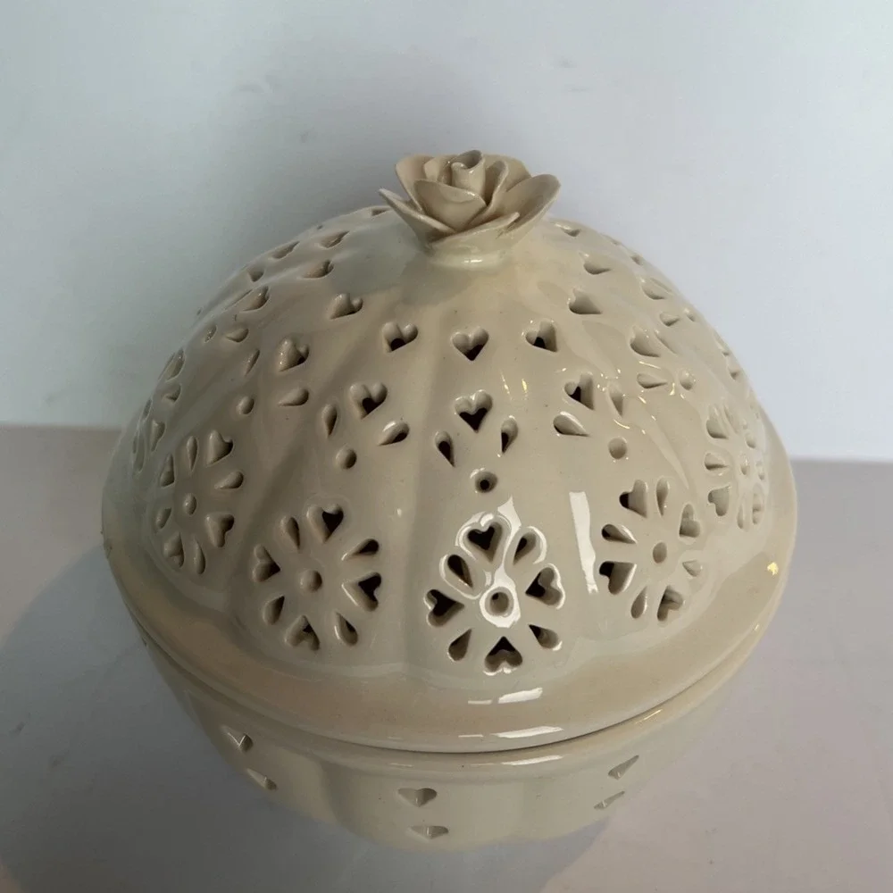 Vintage Hartley Greens Leeds Creamware Covered Trinket Box Potpourri Jar England